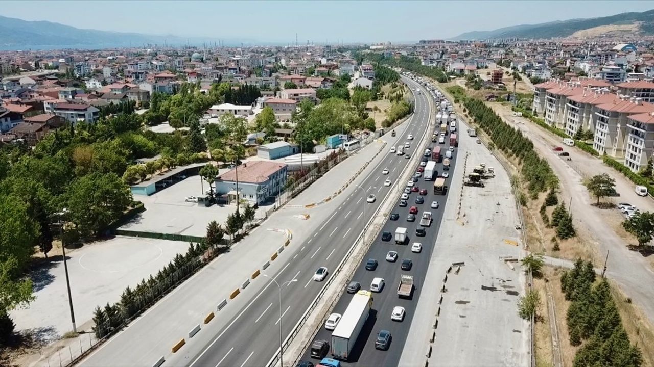 Anadolu Otoyolu'nda Kaza: Ulaşımda Aksama