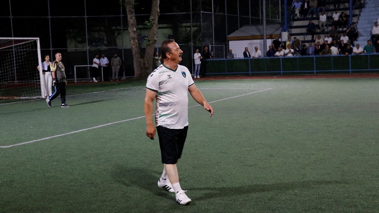 Anahtar Parti Genel Başkanı Ağıralioğlu Halı Sahanın Yıldızı Oldu