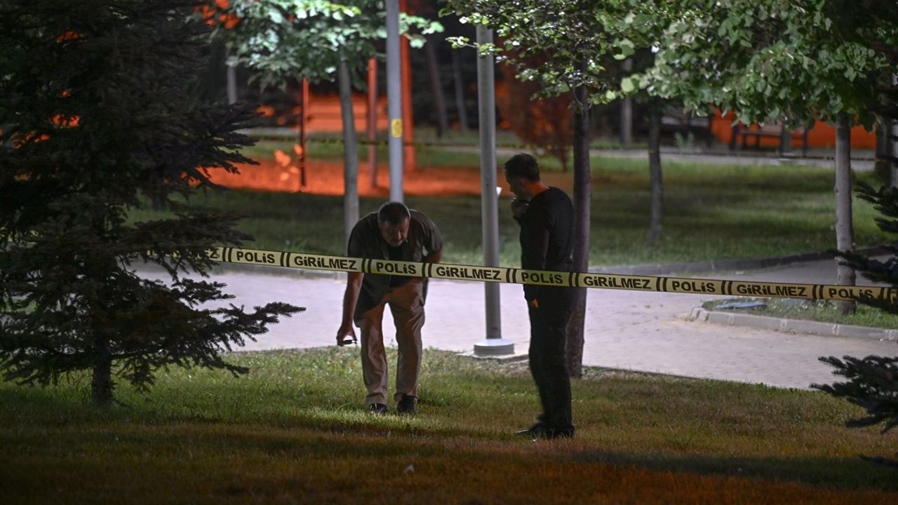 Ankara'da Kız İsteme Görüşmesinde Kavga: Polis Memuru Ağır Yaralandı