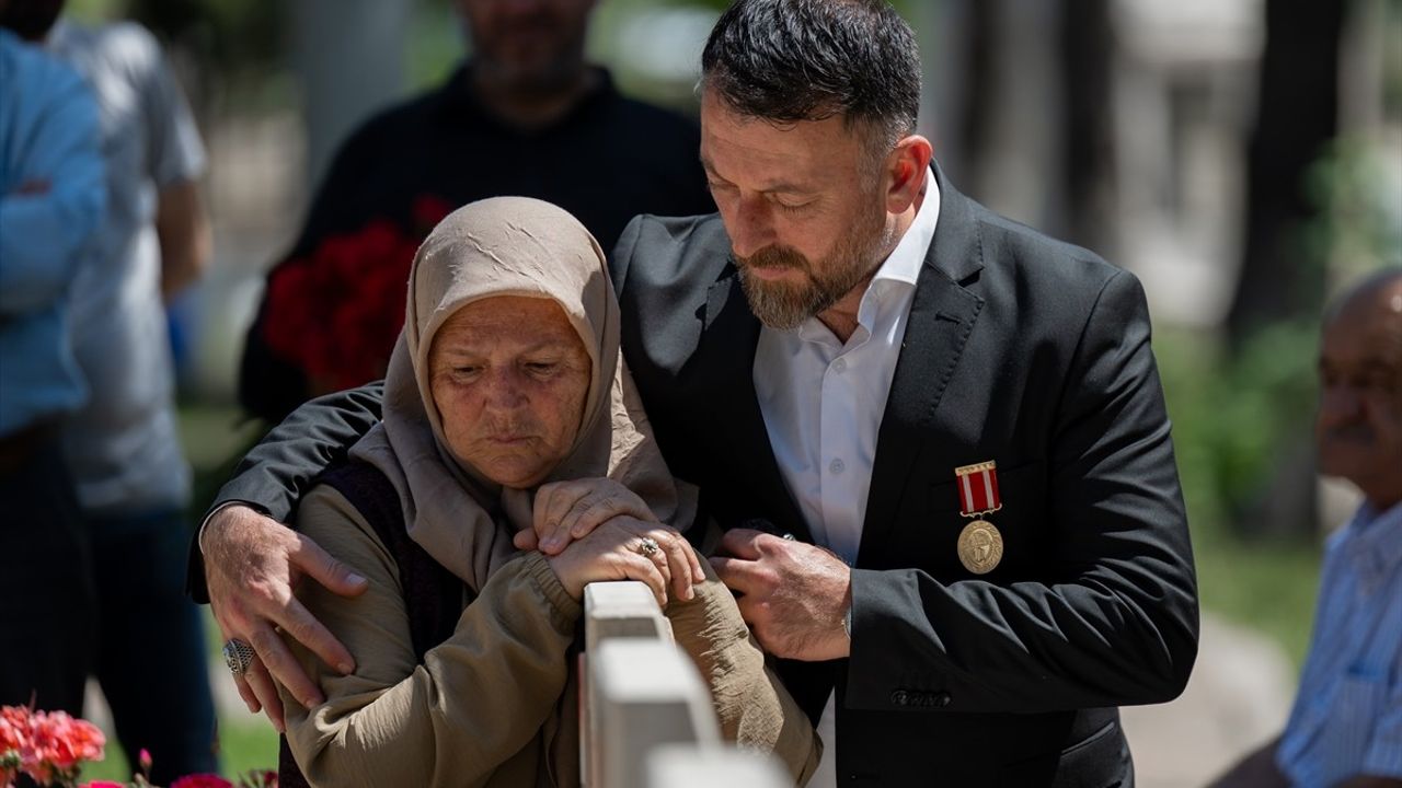 Ankara'da Kurban Bayramı Arifesinde Şehitlik Ziyaretleri
