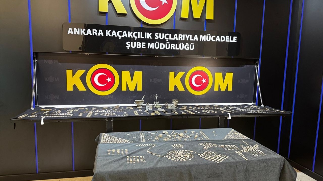 Ankara'da Tarihi Eser Kaçakçılığı Operasyonu: 1624 Sikke Ele Geçirildi