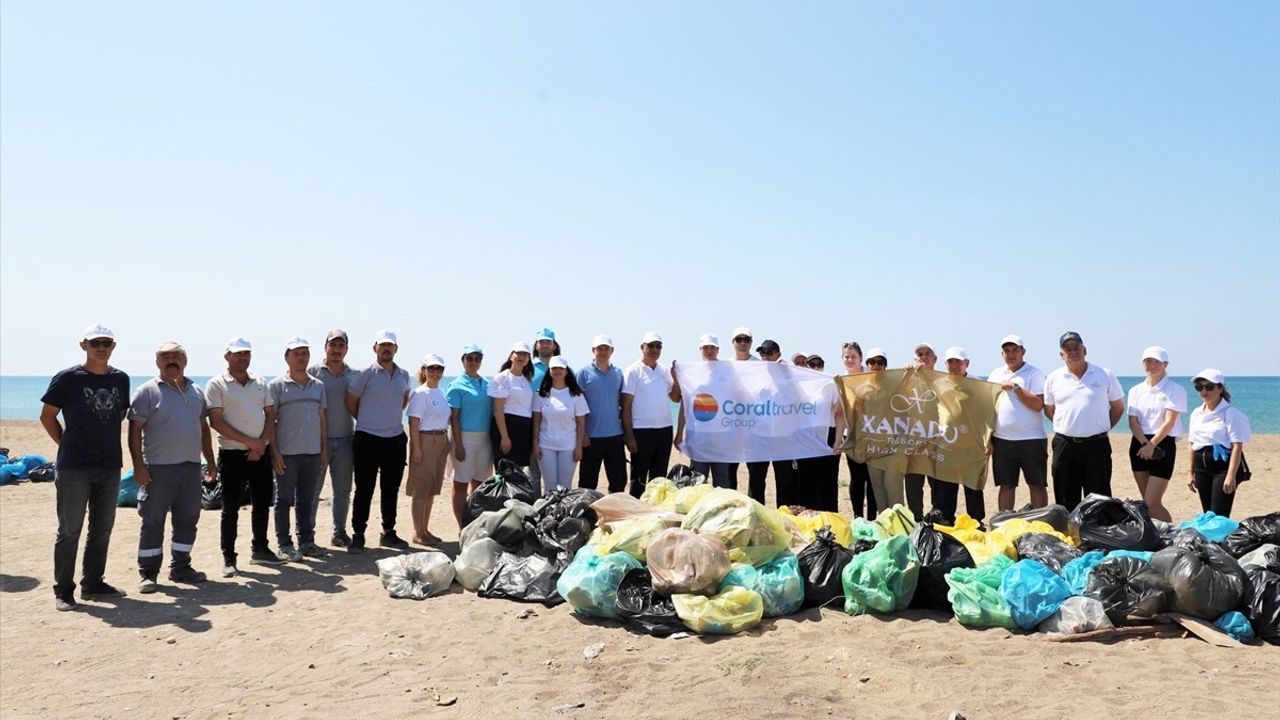 Antalya'da Deniz Kaplumbağaları İçin Temizlik Etkinliği Düzenlendi