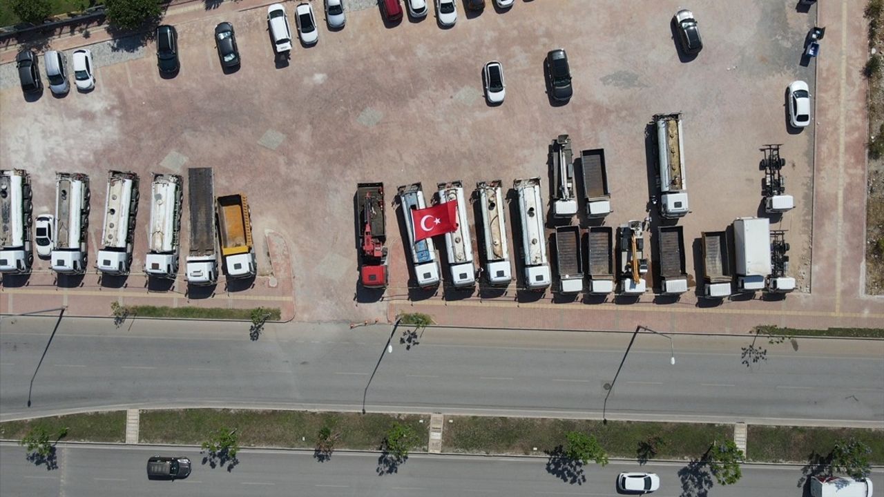 Antalya'da Sahte Belgeyle Araç Tescili: 4 Şüpheli Yakalandı