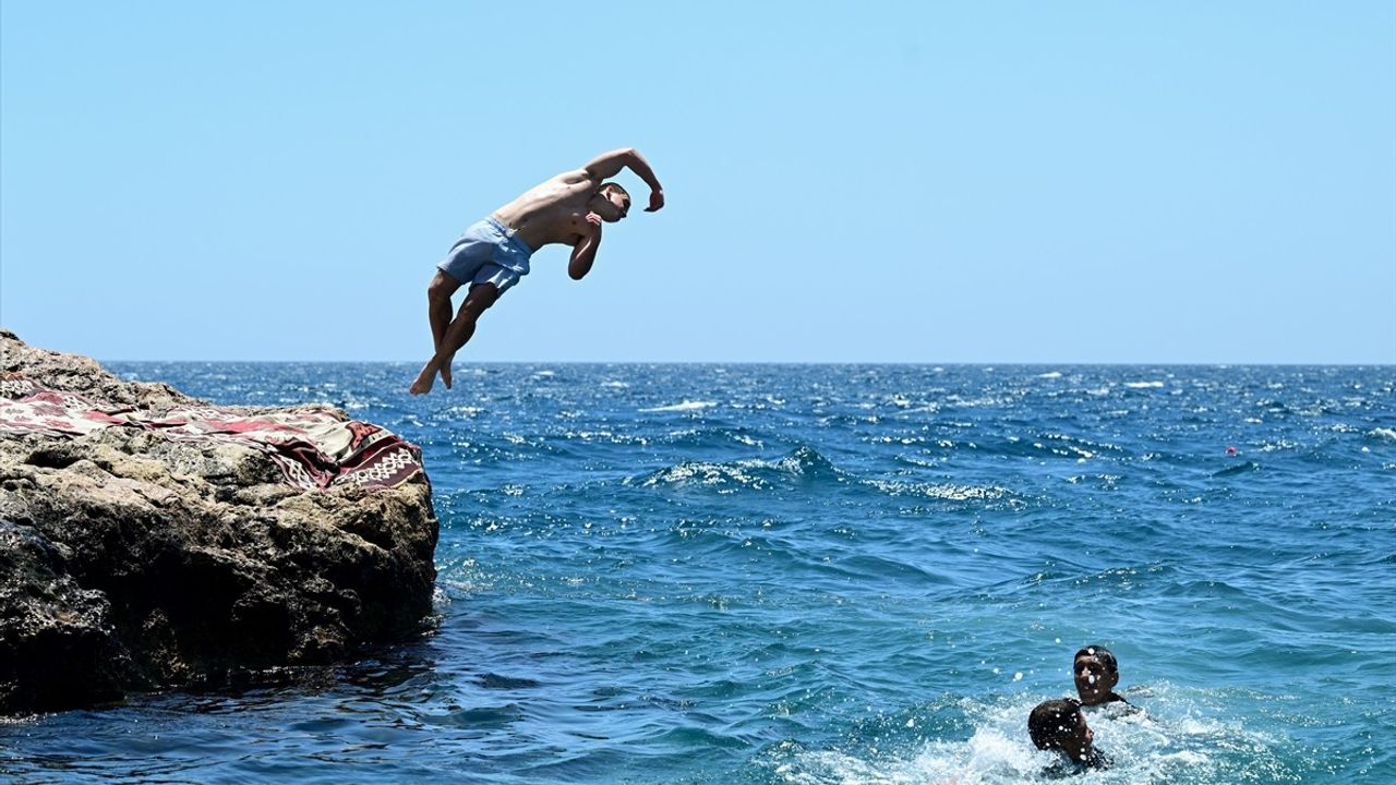 Antalya'da Sıcaklık ve Nem Dalgası