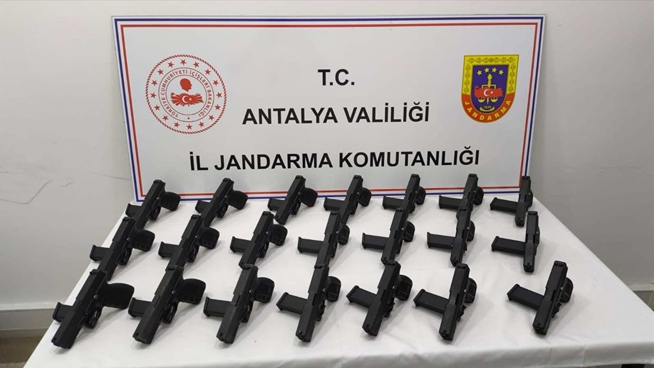 Antalya'da Silah Kaçakçılığı Operasyonu: 1 Kişi Tutuklandı