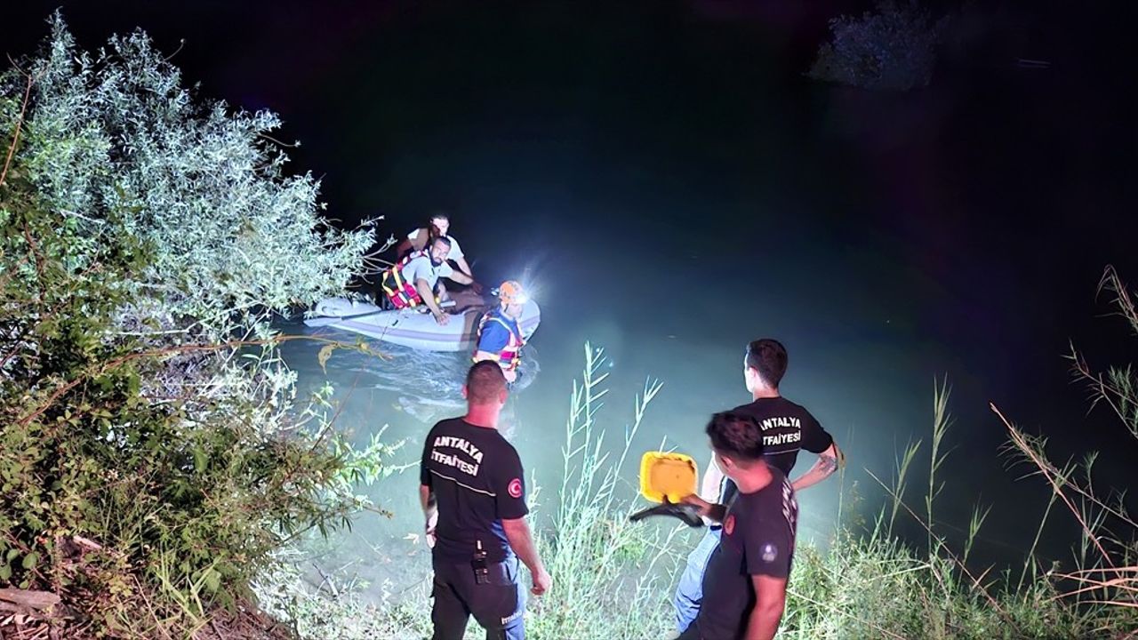 Antalya'da Su Seviyesinin Yükselmesi Üzerine 3 Kişi Kurtarıldı