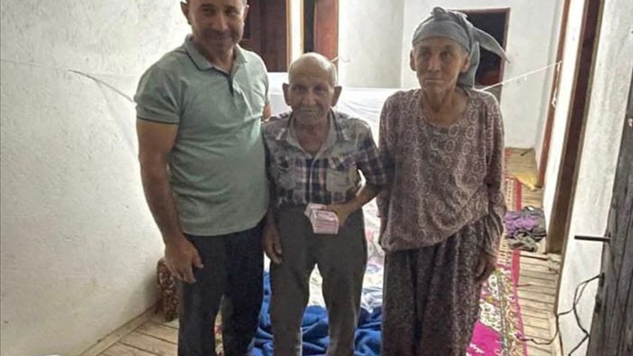 Antalya'da Tek Katlı Evde Yangın: 80 Bin Lira Kayıp
