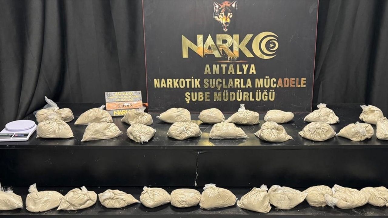Antalya'da Uyuşturucu Operasyonu: 15 Kilo Eroin Ele Geçirildi
