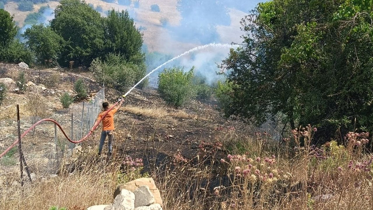 Antalya'daki Yangın Kontrol Altına Alınmaya Çalışılıyor