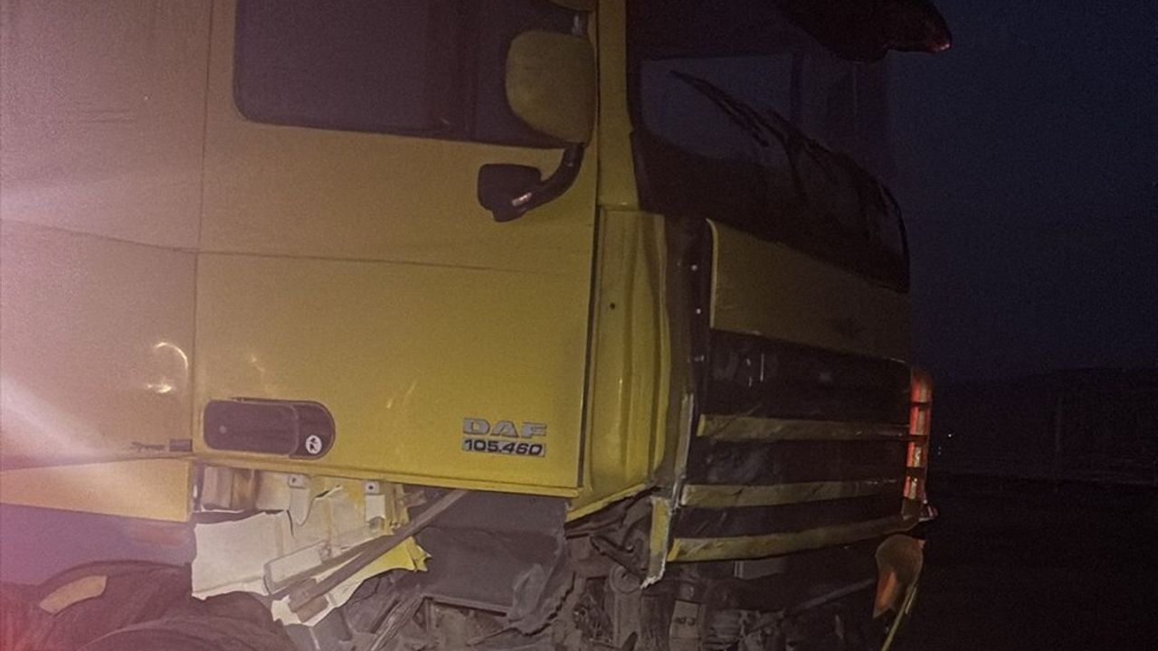 Ardahan'daki Trafik Kazası: 2 Ölü, 2 Yaralı