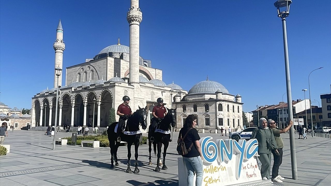 Atlı Polis Birliği Konya'da Göreve Başladı