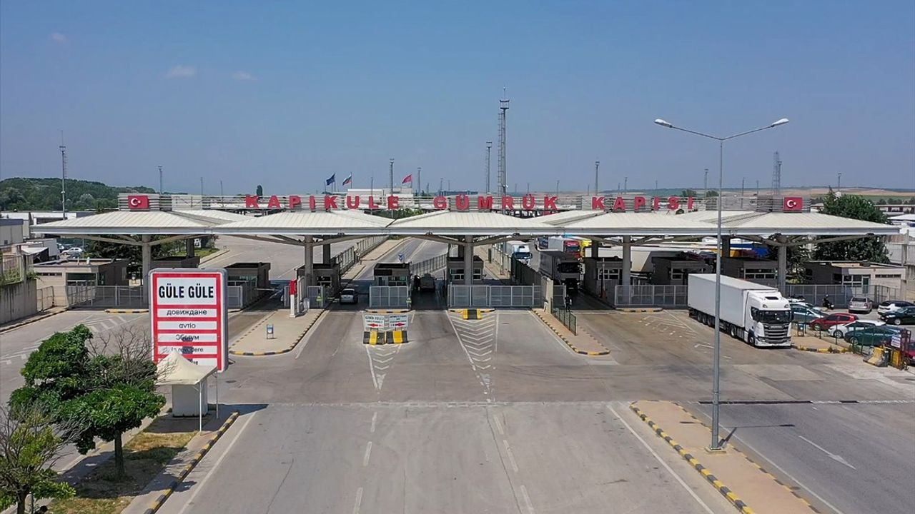 Avrupa'dan Türkiye'ye Gurbetçi Akını Devam Ediyor