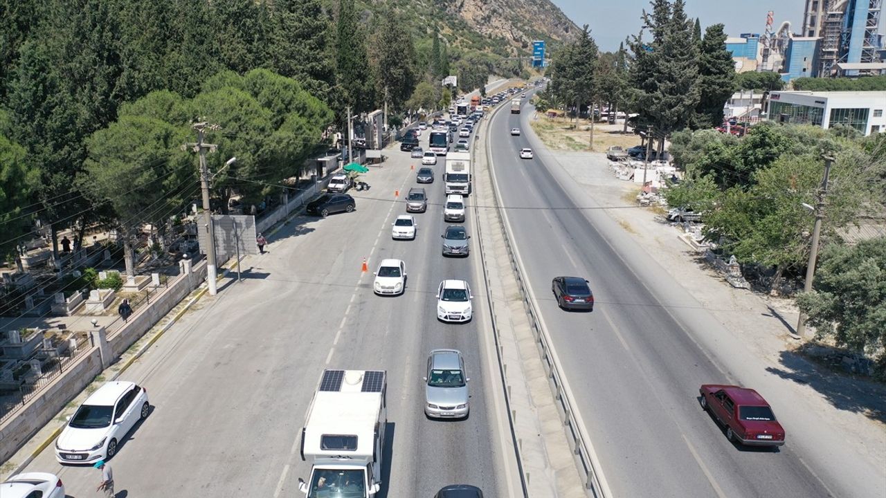 Aydın'da Kurban Bayramı'nda Trafik Yoğunluğu