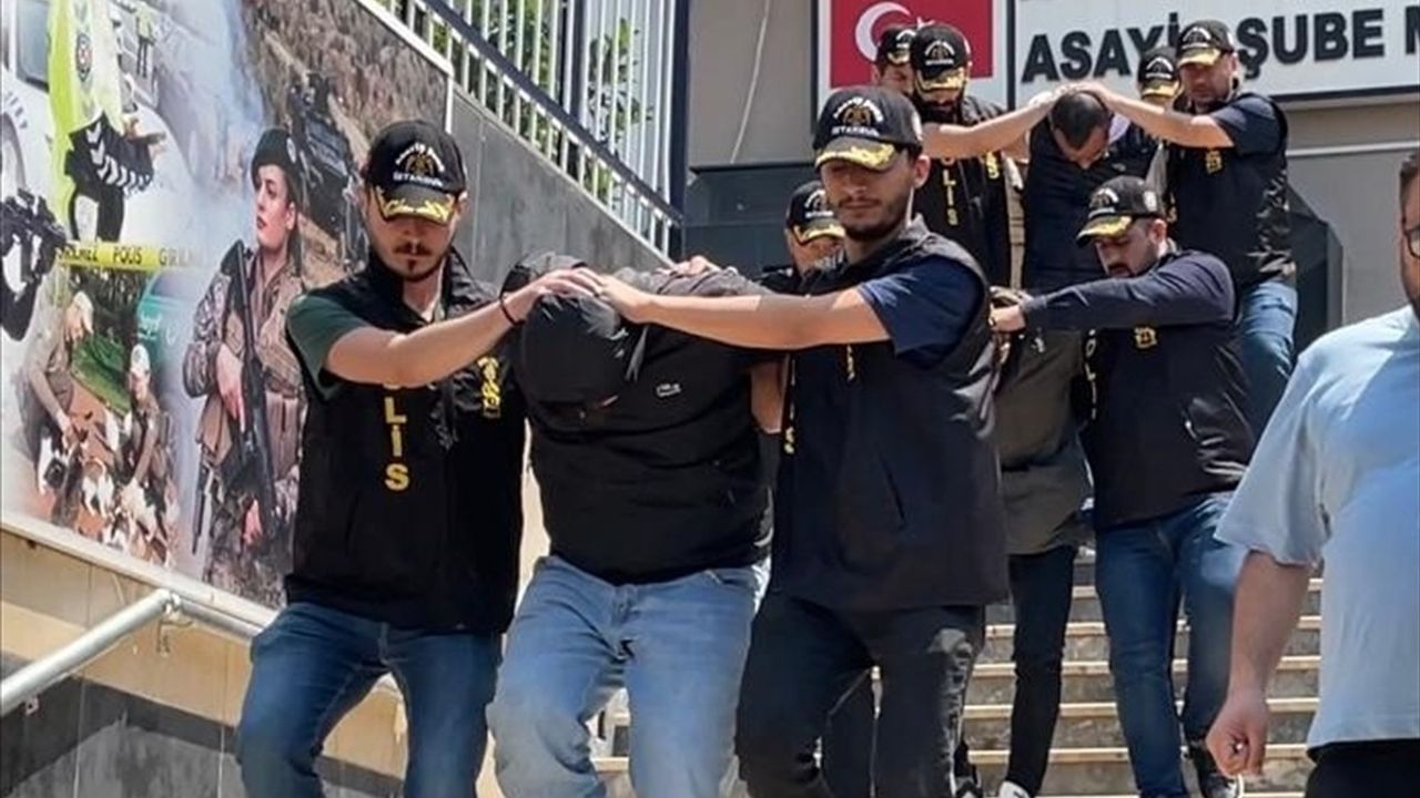 Bahçelievler'de Kuyumcu Gasbı: 4 Zanlı Tutuklandı