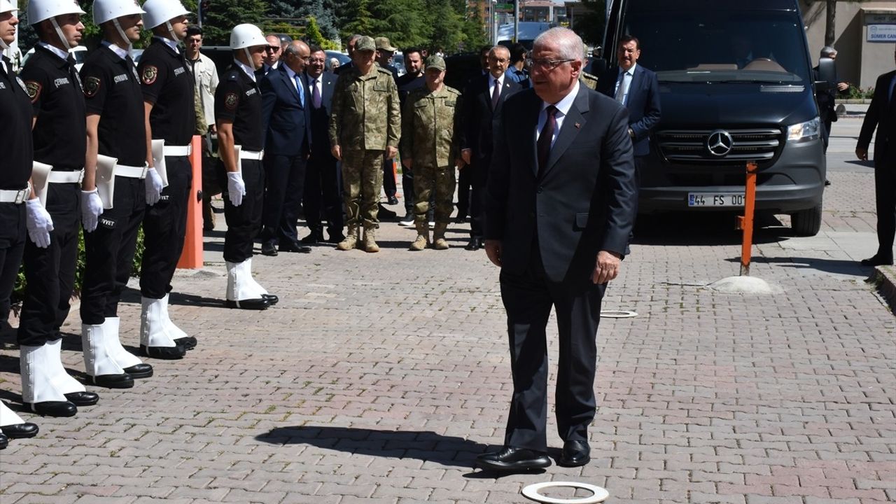 Bakan Güler, 2. Ordu Komutanlığı'nda İncelemelerde Bulundu