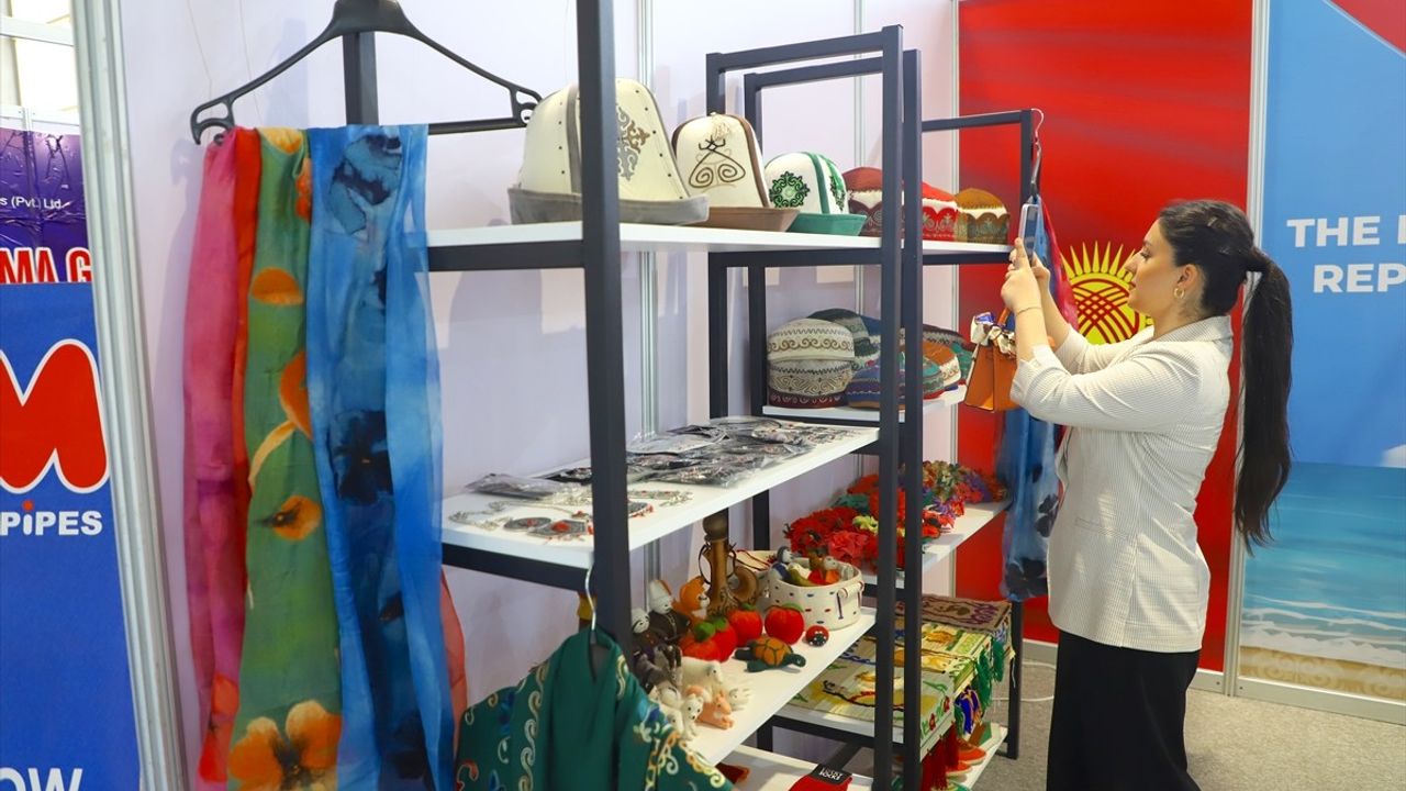 Bakü'de 2. Türk Ticaret Fuarı Başladı
