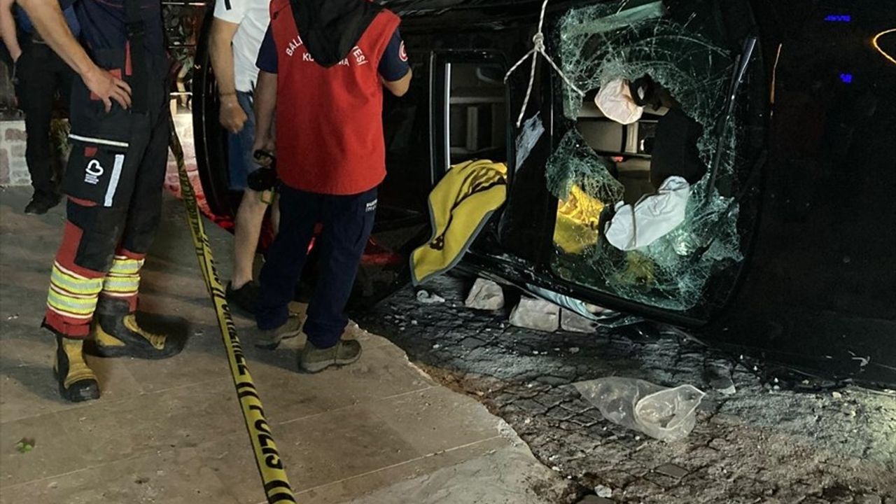 Balıkesir'de Trafik Kazası: 1 Ölü, 1 Yaralı