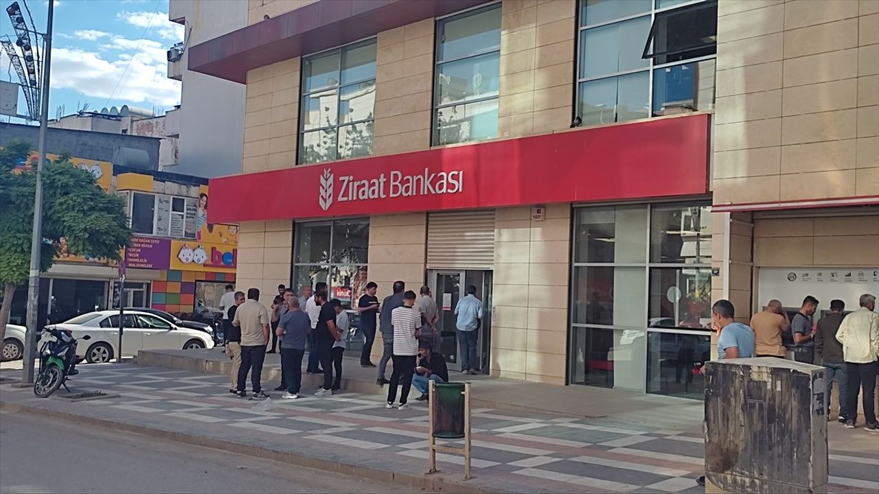 Banka Müdürüne Bıçak Çeken Zanlı Tutuklandı