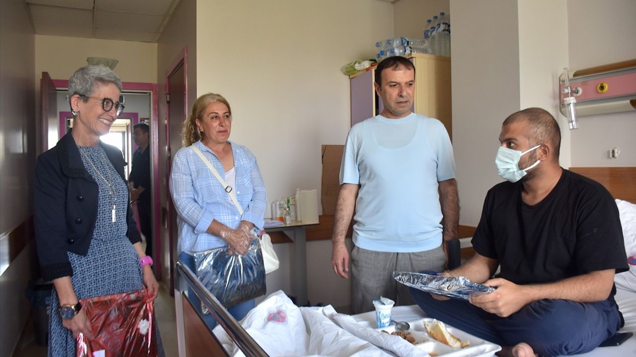 Bayramda Hastalara Moral Desteği