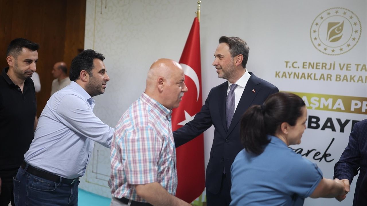 Bayramlaşma Töreninde Enerji Vurgusu
