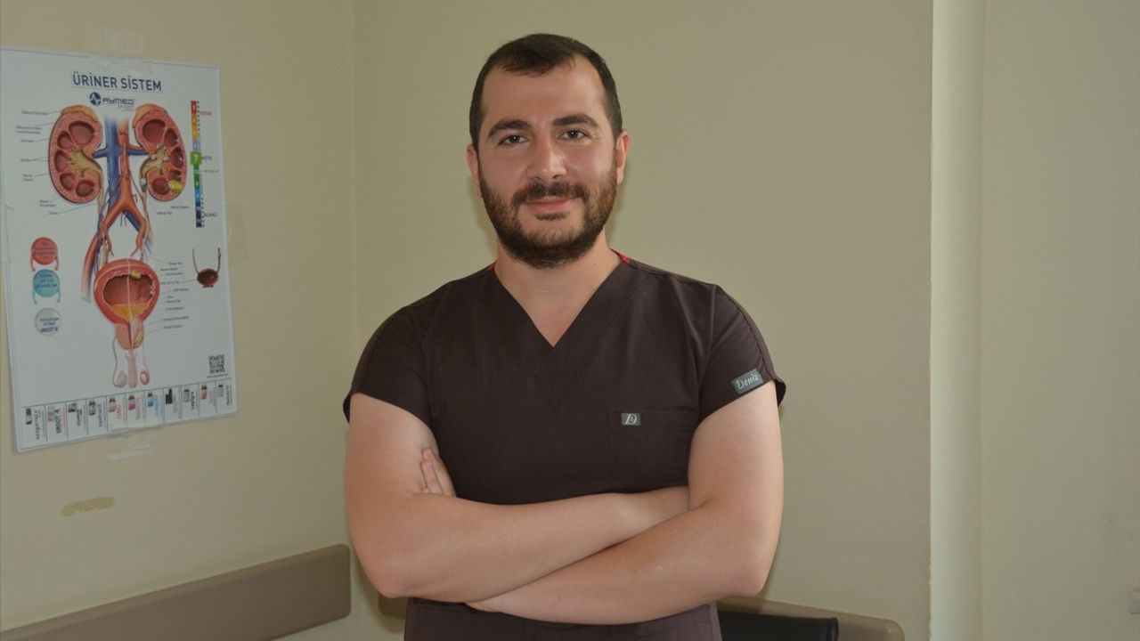 Bitlis'te 23 Santimetrelik Kist Ameliyatı Başarıyla Gerçekleştirildi
