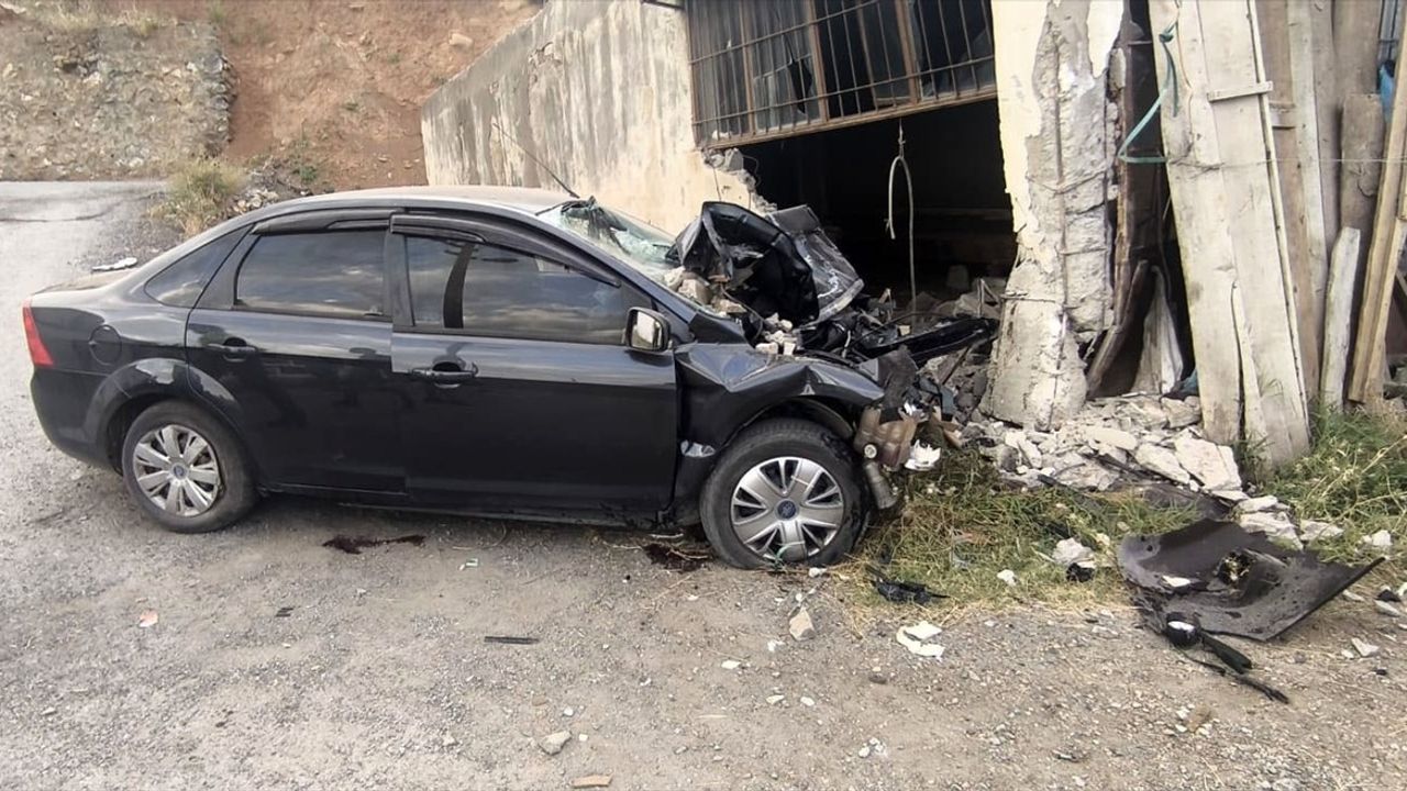 Bitlis'teki Kaza: 1 Ölü, 4 Yaralı