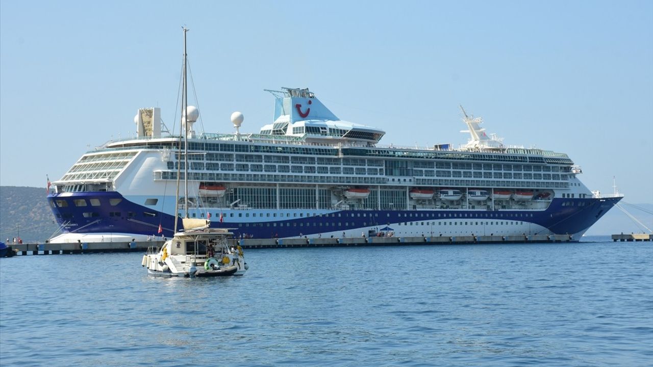 Bodrum'a Marella Discovery 2 Kruvaziyeri Geldi