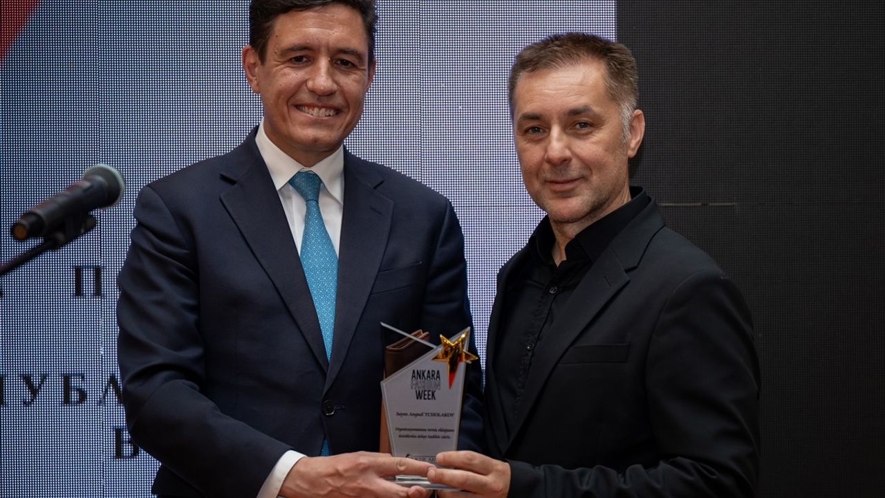 Bulgaristan Büyükelçiliği'nden Yüksek Moda Defilesi