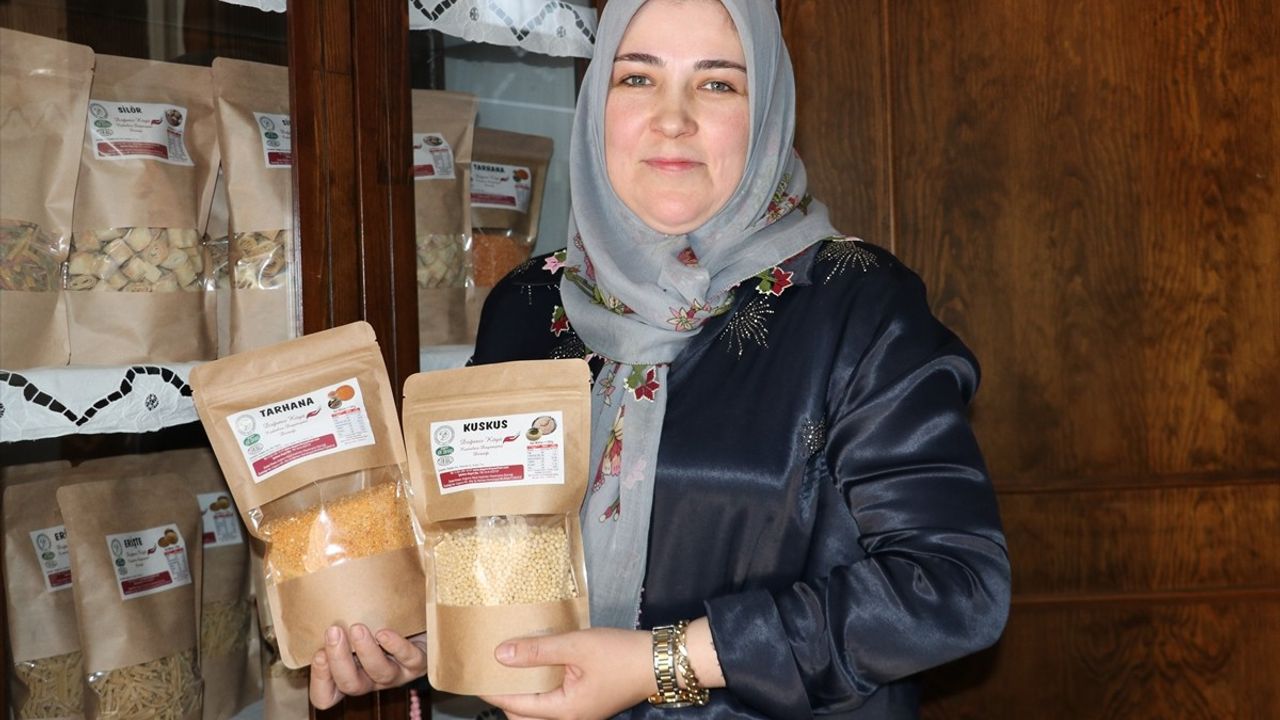 Bursa'da Kadınlar El Emekleriyle Ekonomiye Katkı Sağlıyor
