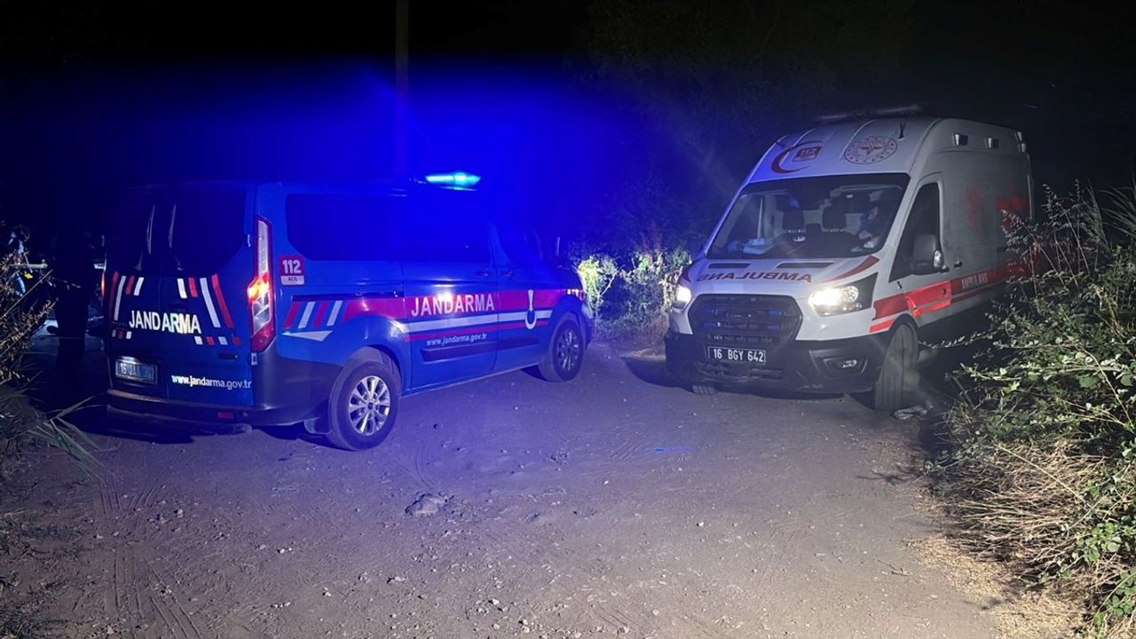 Bursa'da Sahil Yolunda Bulunan Erkek Cesedi: Zanlı Tutuklandı