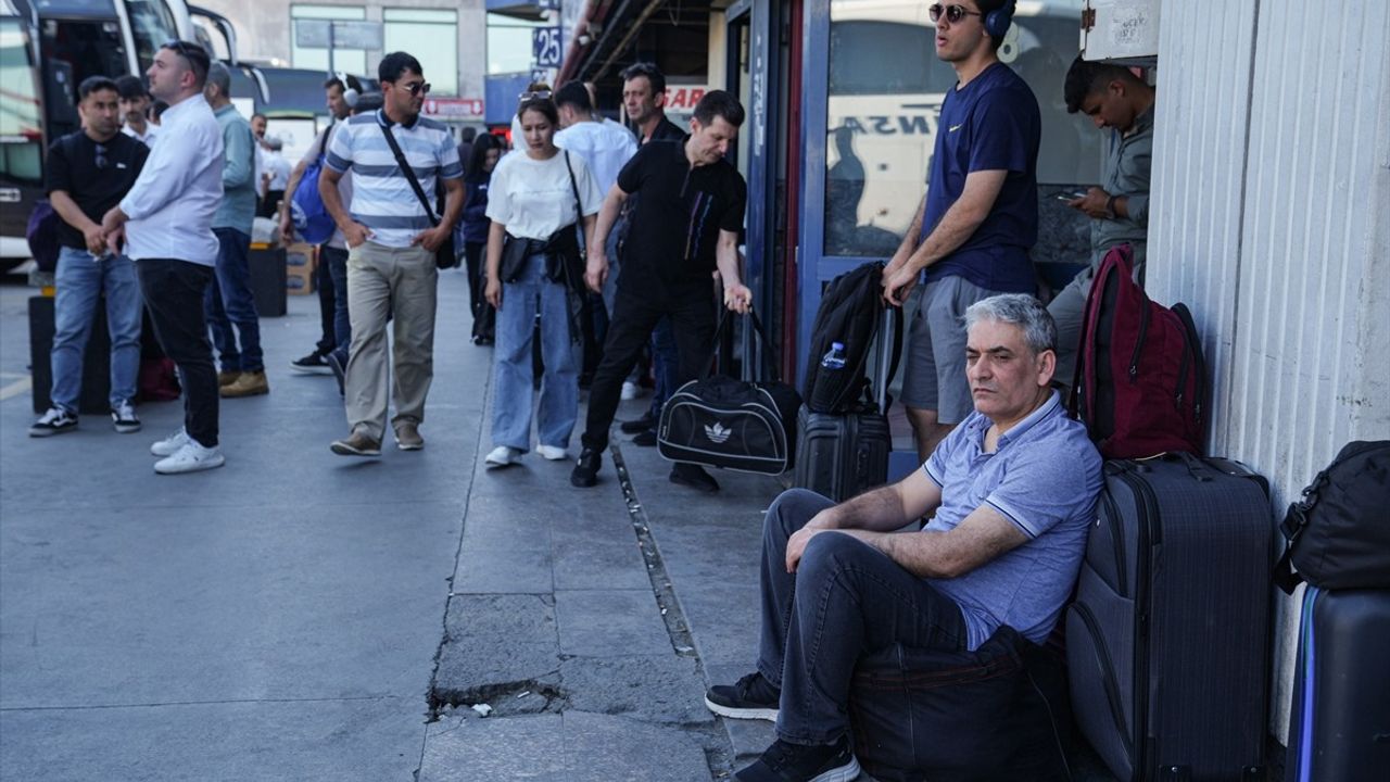 Büyük İstanbul Otogarı'nda Kurban Bayramı Yoğunluğu