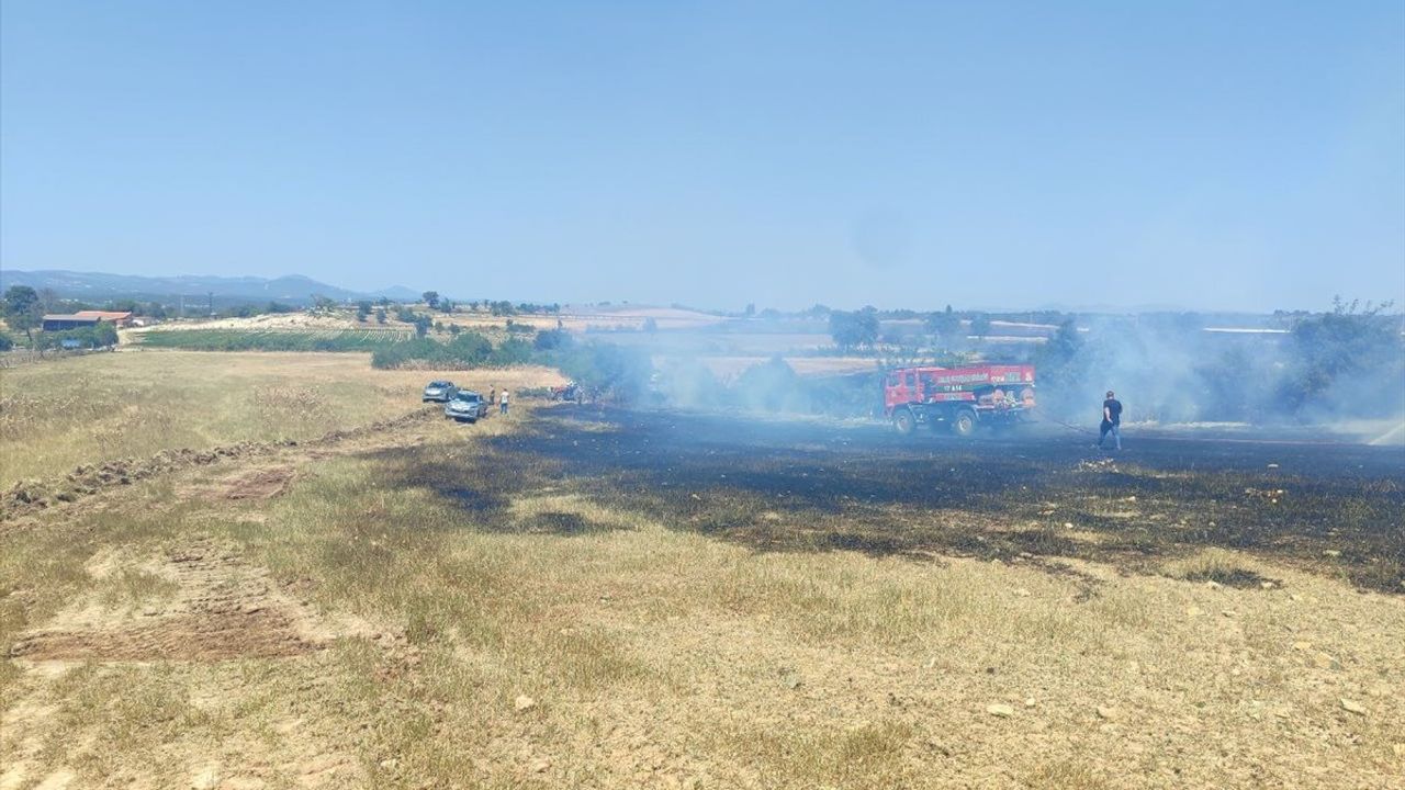 Çanakkale'deki Tarım Arazisinde Yangın Kontrol Altına Alındı