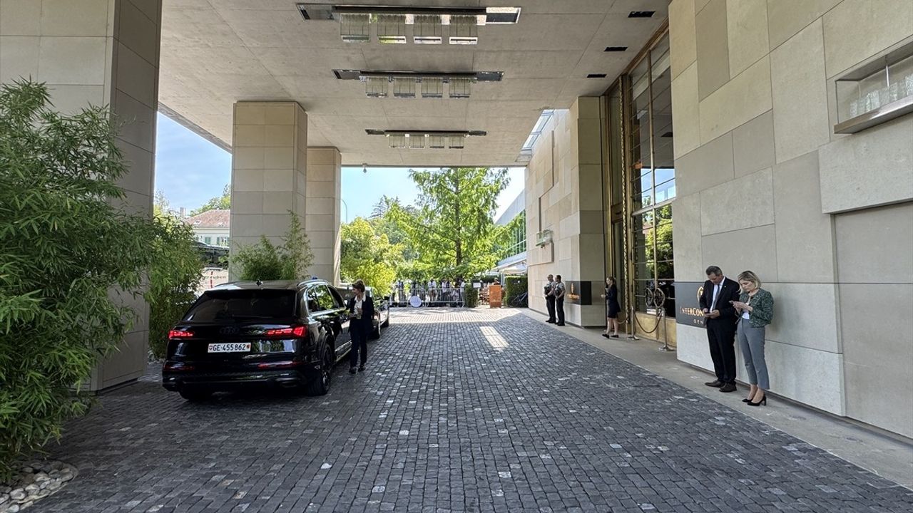 Cenevre'de İran ve Avrupa Ülkeleri Arasında Kritik Toplantı