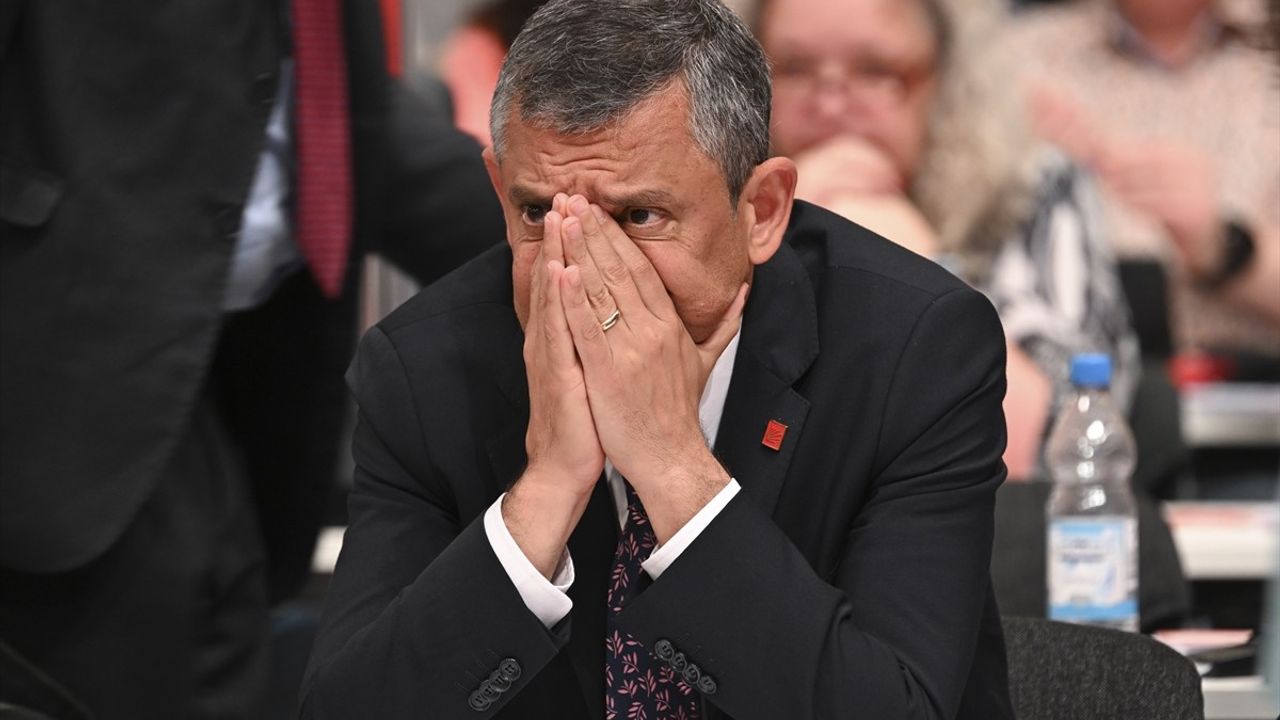 CHP Genel Başkanı Özgür Özel, Almanya'daki SPD Kongresi'nde