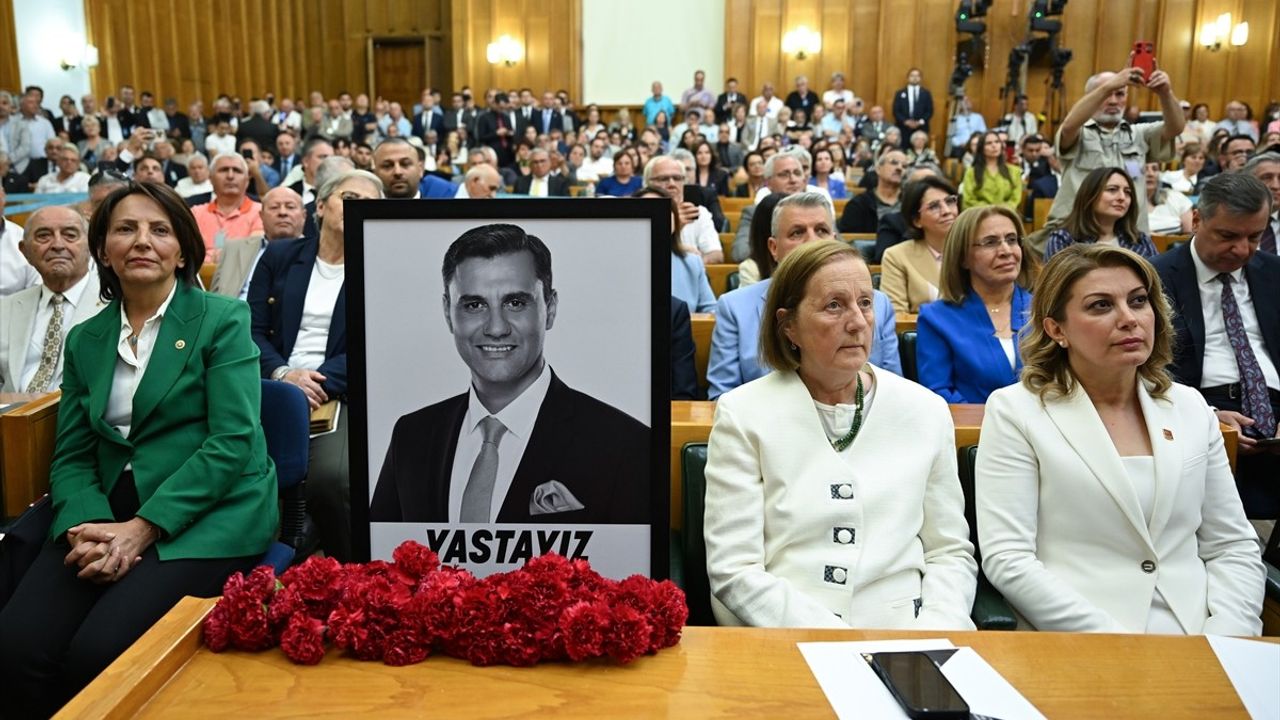 CHP Genel Başkanı Özgür Özel'den Emekliye Seyyanen Zam Müjdesi