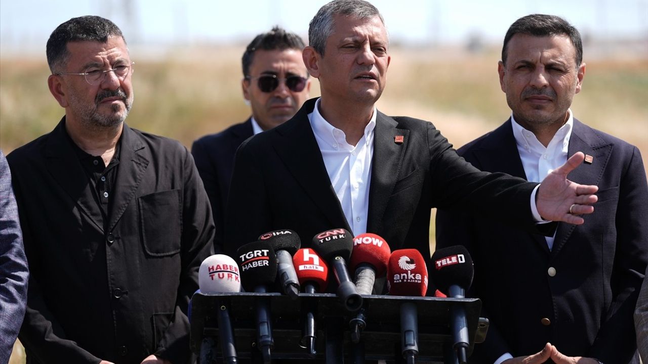 CHP Genel Başkanı Özgür Özel, Ekrem İmamoğlu'nu Ziyaret Etti