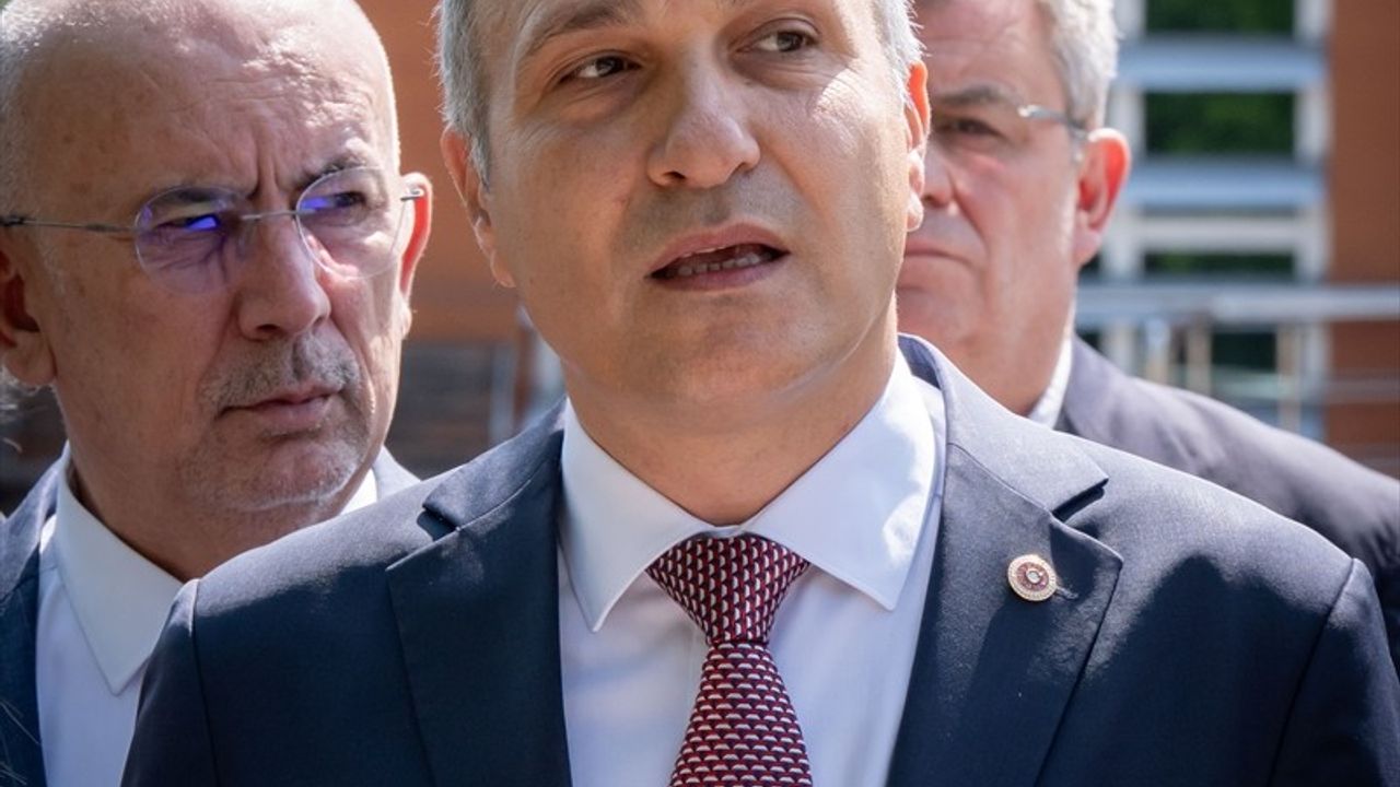 CHP'li Özçağdaş'tan Yükseköğretim Sistemine Eleştiriler
