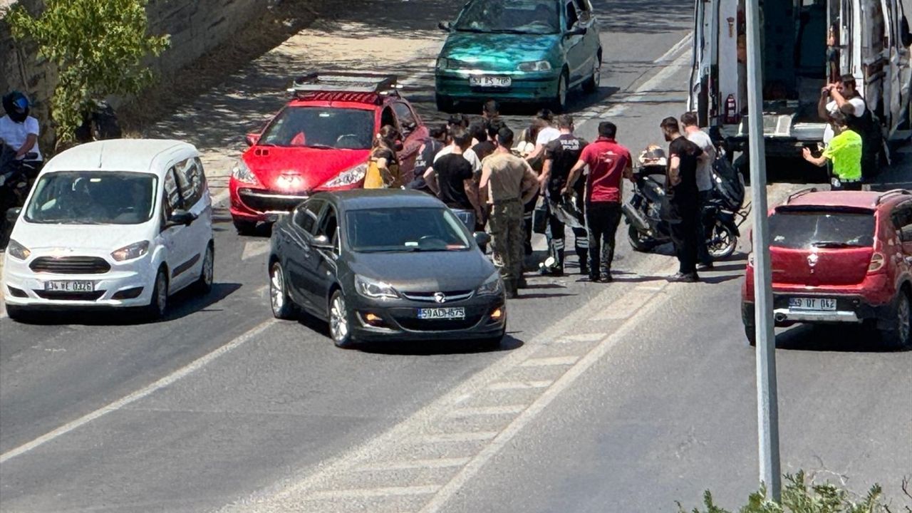 Çorlu'da Motosiklet ve Otomobil Kazası: İki Yaralı
