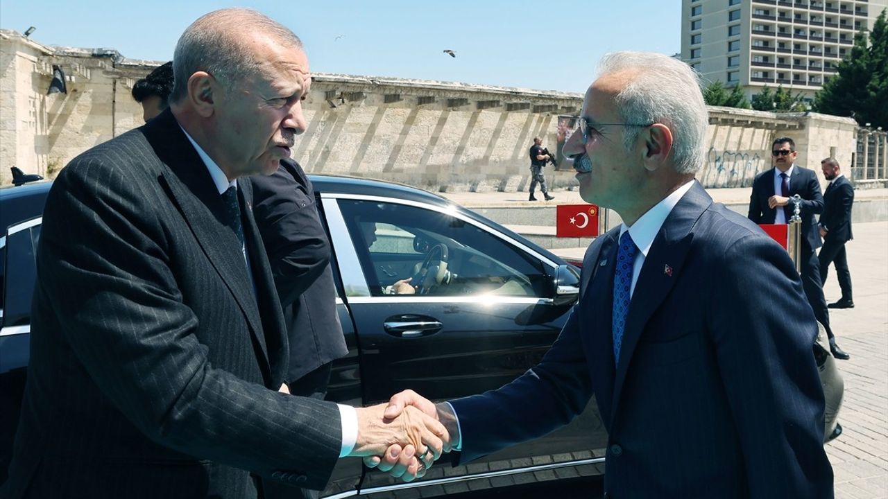 Cumhurbaşkanı Erdoğan'dan Ulaştırma Vizyonu: Yatırımlar ve Engeller