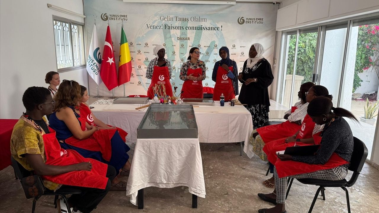 Dakar'da Ebru Sanatı Atölyesi