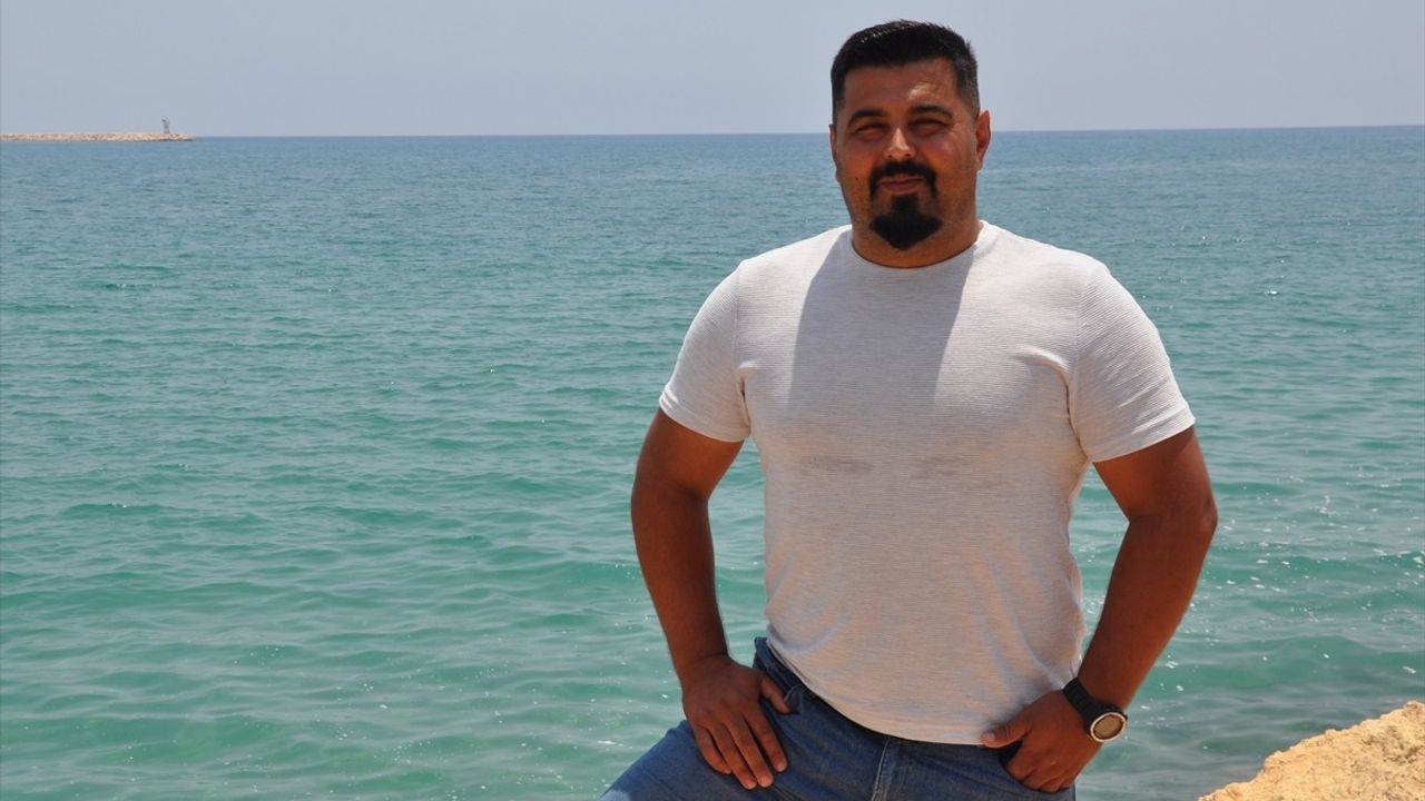 Dalgıç İrfan Alınç'ın Yunuslarla Buluşması