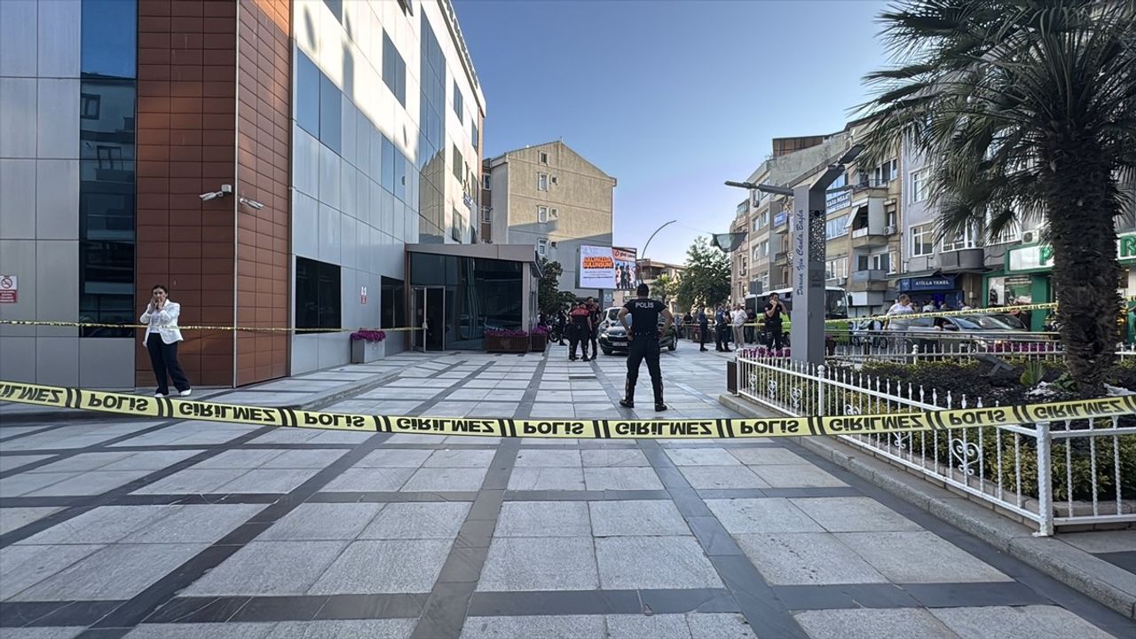 Darıca Belediye Başkanı Muzaffer Bıyık'a Yaralanma