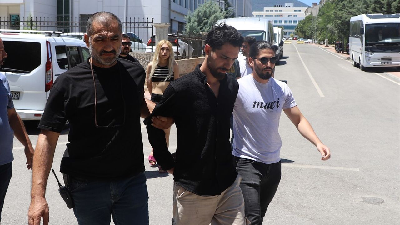 Denizli'de Bıçaklı Kavga: Bir Kişi Hayatını Kaybetti