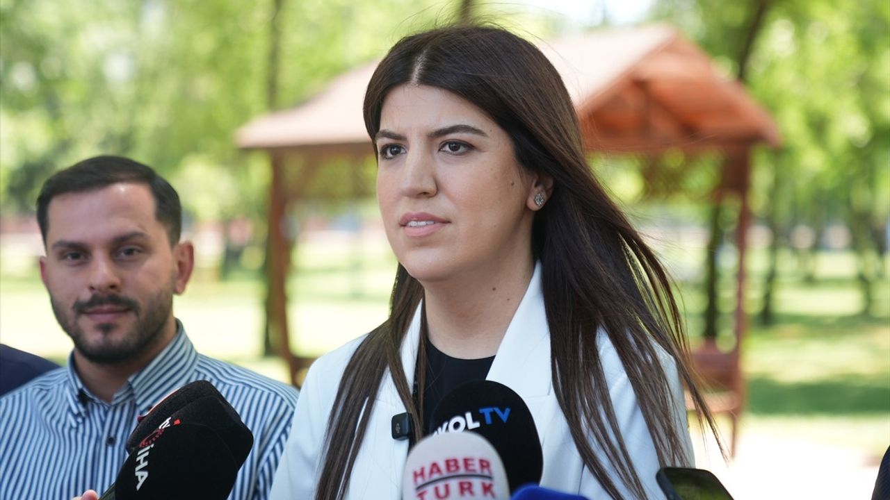 Derya Ayaydın Kağıthane'de Bayram Coşkusu Yaşadı