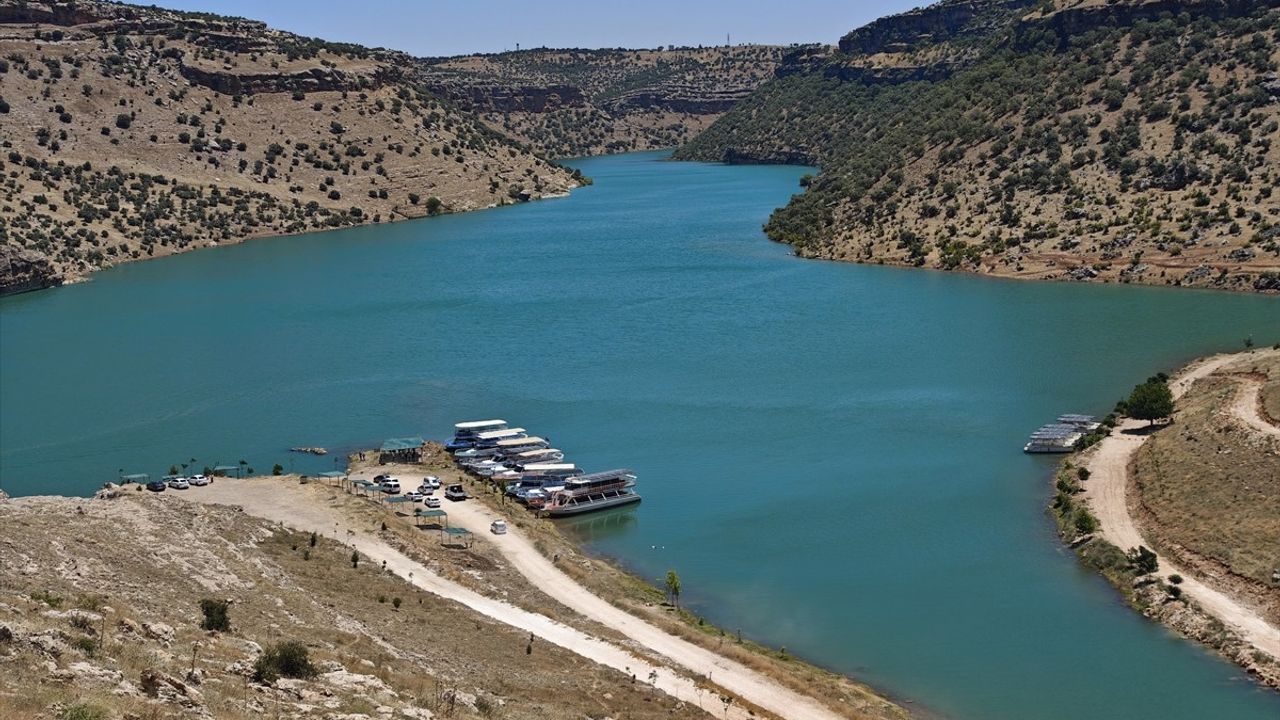 Dicle Baraj Gölü'nde Motorlu Araçlar Durduruldu