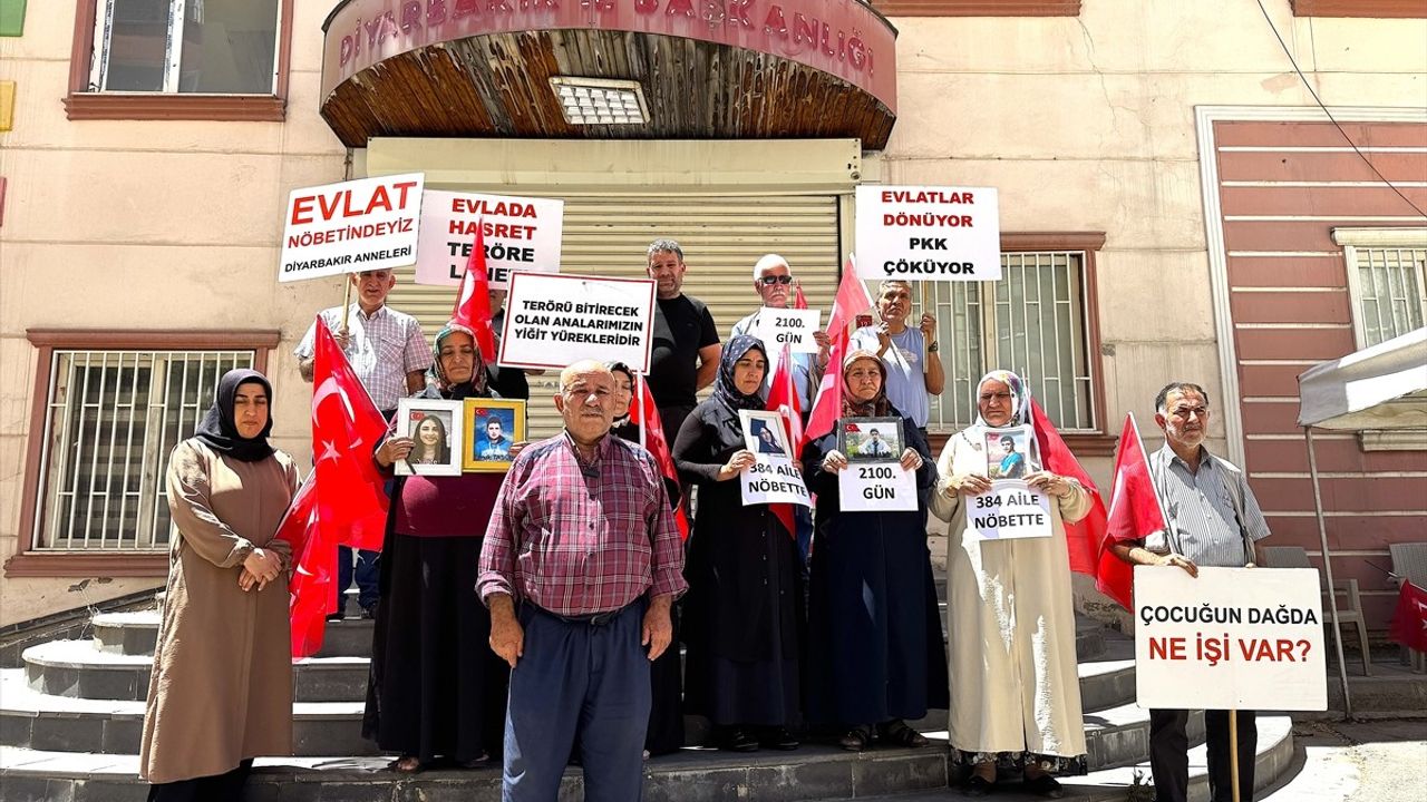 Diyarbakır Annelerinin Eylemine Yeni Bir Aile Katıldı
