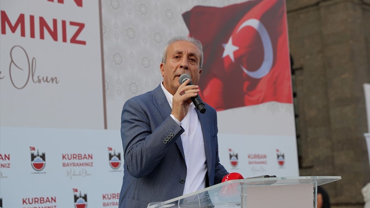 Diyarbakır'da Bayramlaşma Programı Hüzünlü Başladı
