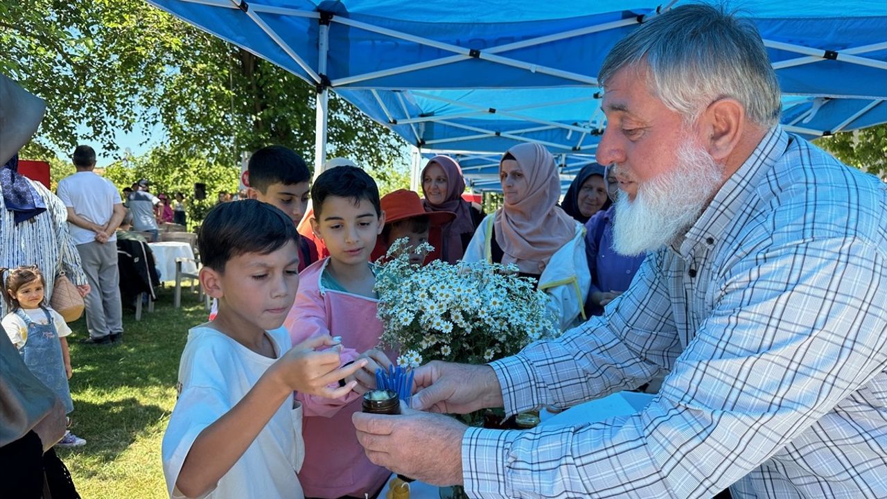 Düzce Üniversitesi'nde Bilim Kafe Etkinliği: Arıcılar ve Akademisyenler Bir Araya Geldi