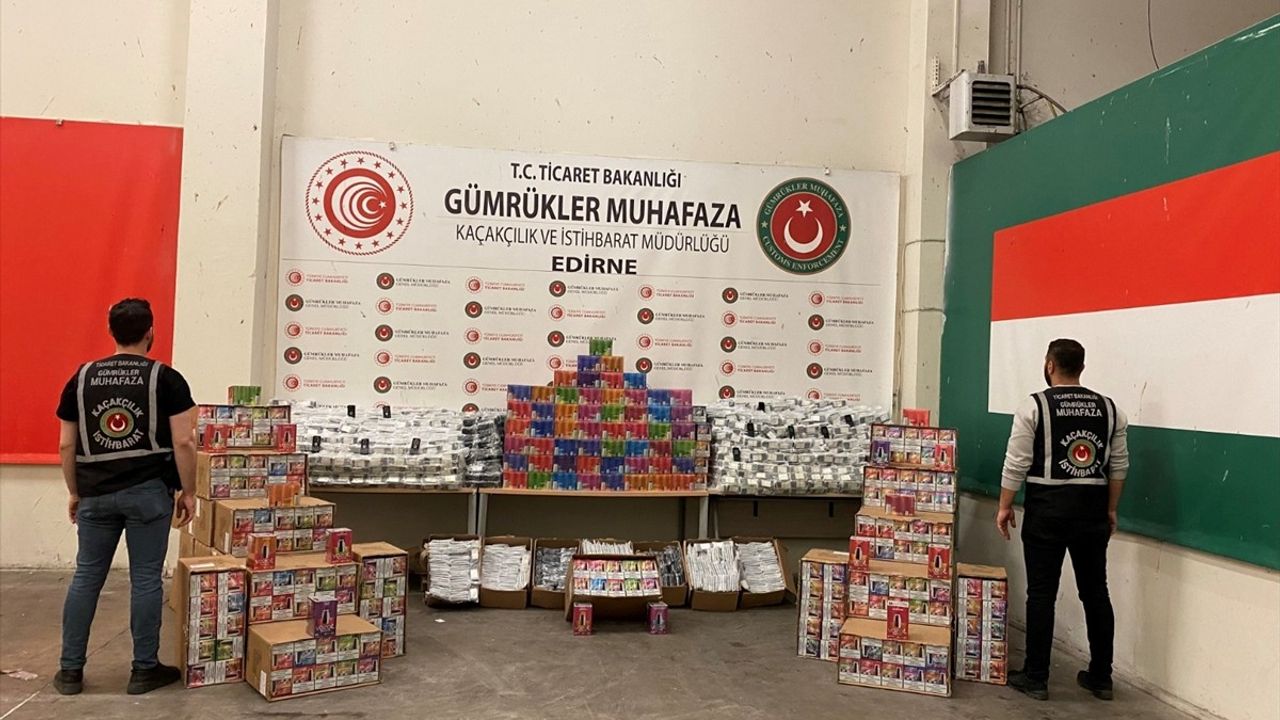 Edirne'de Kaçak Eşya Operasyonu: 12 Bin Telefon, 10 Bin Elektronik Sigara