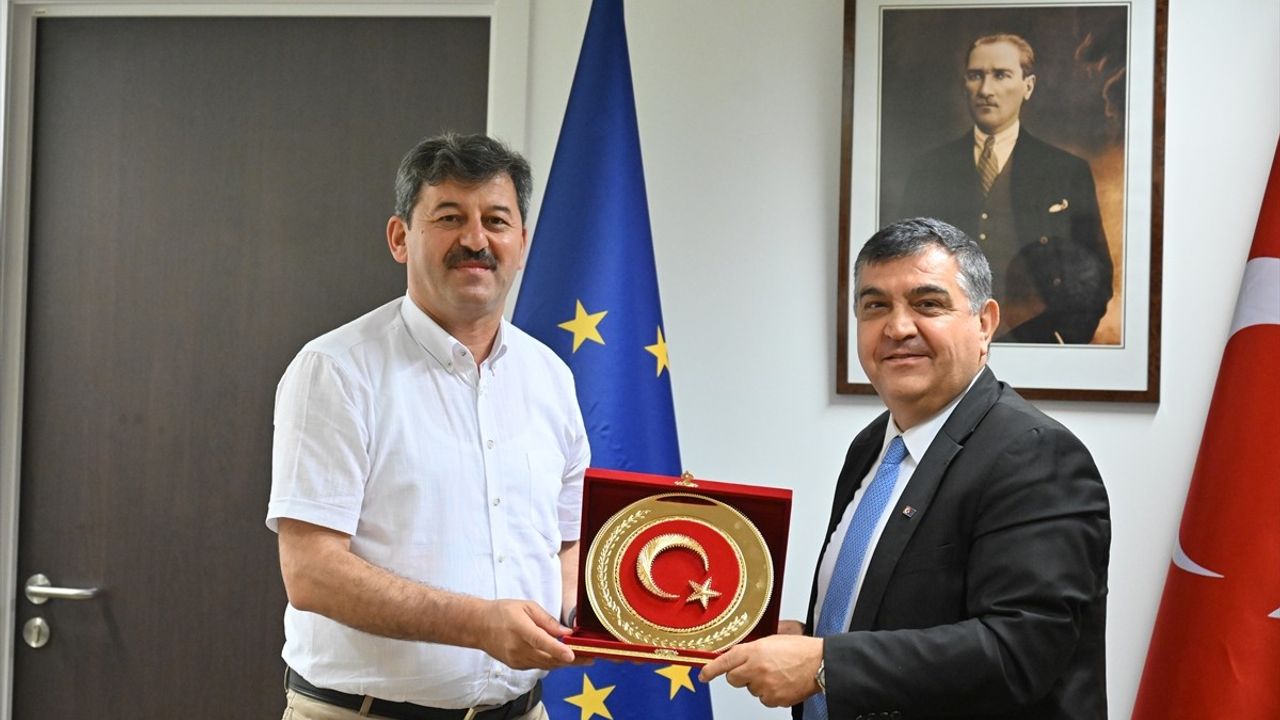 Eğitimde Yenilikçilik: Öğretmenler için Erasmus Projesi